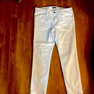 Only worn once!! white even Express jeans 38x32